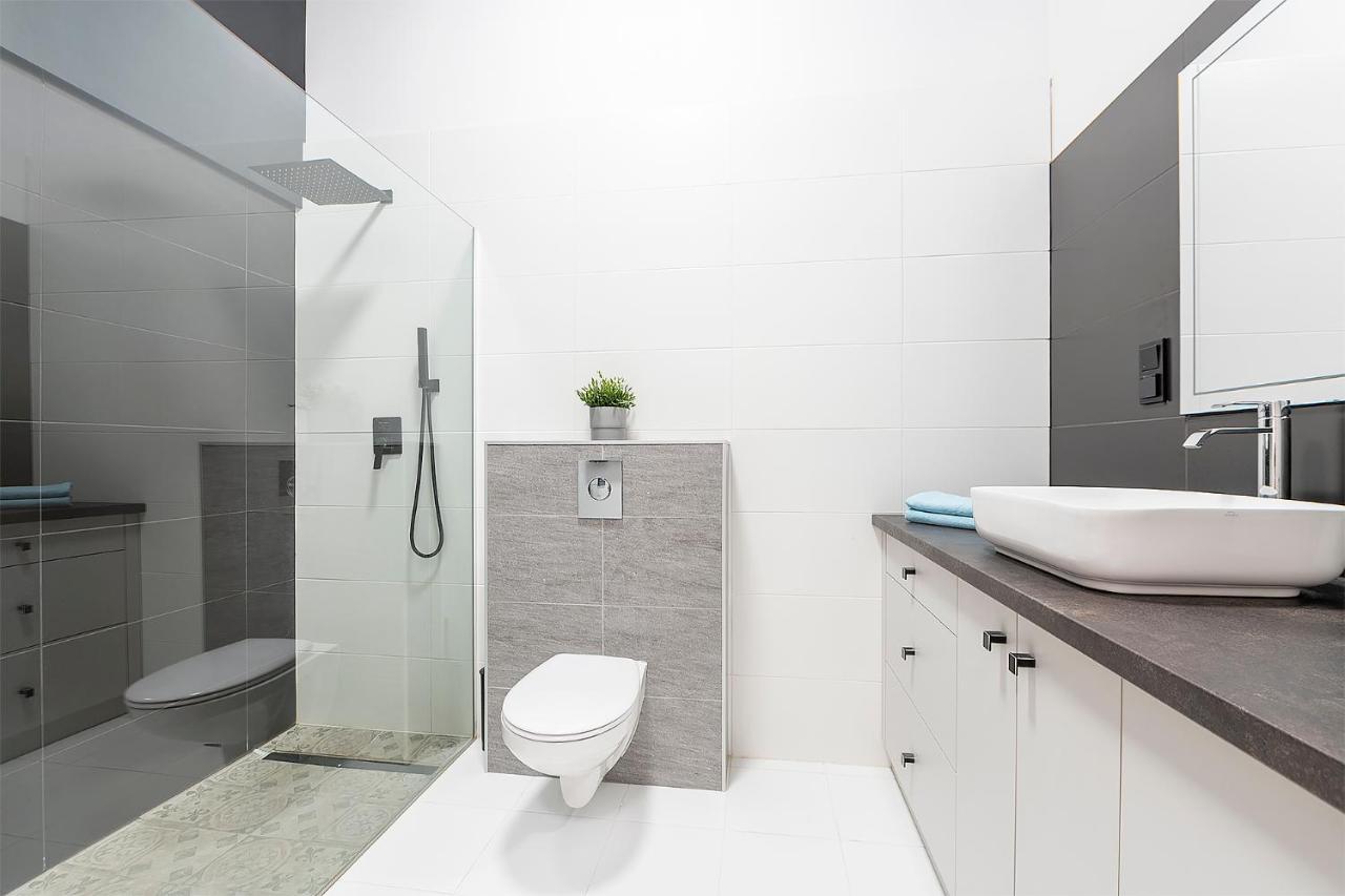 Red Brick Apartment Centrum Lodz  Ngoại thất bức ảnh