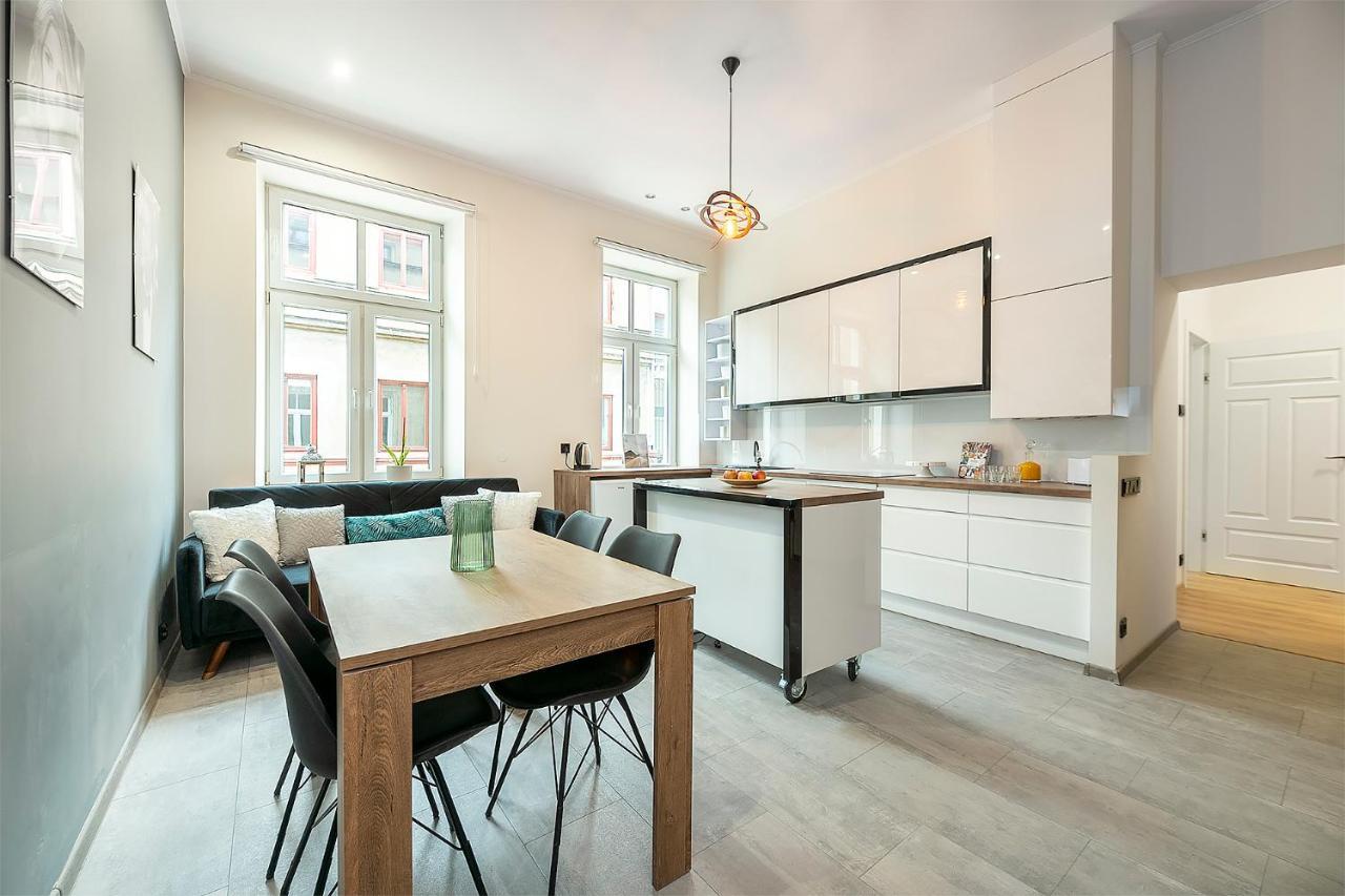 Red Brick Apartment Centrum Lodz  Ngoại thất bức ảnh